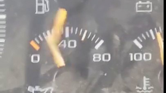 Gas gauge fighting with Oil gauge