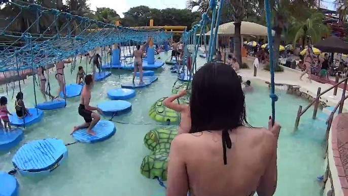 Asa Delta Fall Water Slide at Thermas dos Laranjais _ Piscina Maluca Water Slide at Thermas dos