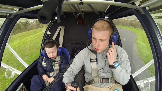 Il emène son frère déficient mental pour son premier vol en avion