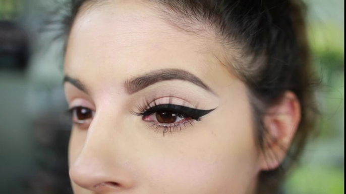 How To Perfect Winged Eyeliner - Easiest Technique