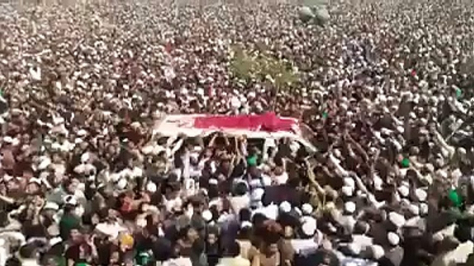 ‫یہ ہے ممتاز قادری شہید کا نماز جنازہ، ‬