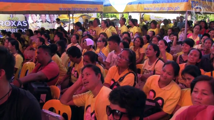 In Cavite, Aquino entertains voters for Roxas and Robredo