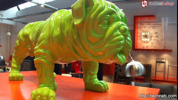 Statuette forme chien LOUME en fibre de verre (vert)
