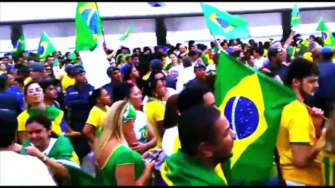 Manifestação anti-PT reúne milhares de pessoas na Ponte Negra, em Manaus