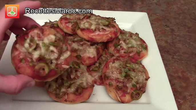 Mini Pizzas au Thon - Mini Tuna Pizzas - بيتزات صغيرة بالتونة رائعة جدا ولذيذة