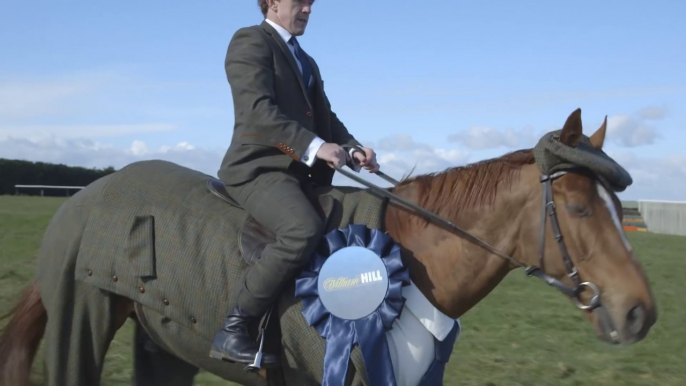 Ce Lord anglais fait tailler un costume 3 pièces à son Cheval...