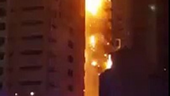 News : Gigantesque incendie dans deux tours d'habitation aux Émirats arabes unis !