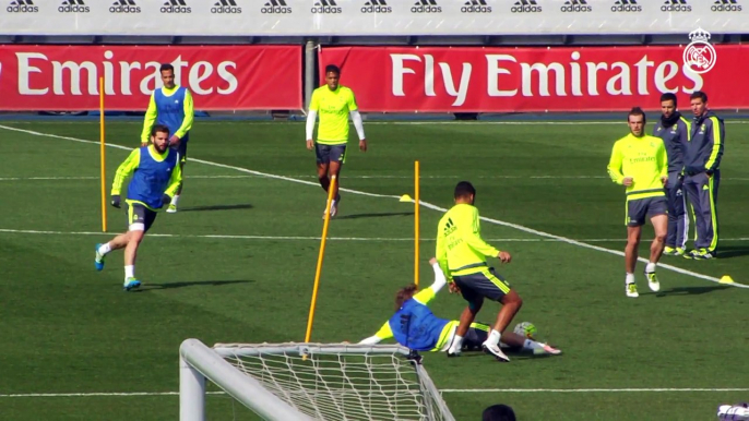 What a shot from Casemiro ! Real Madrid