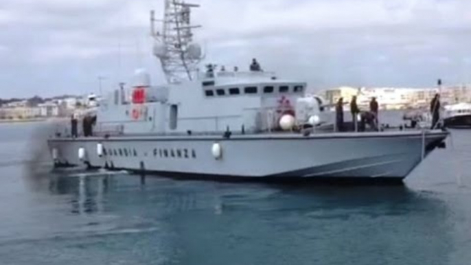 Castro Marina (LE) - Sbarco di migranti, fermati due scafisti (31.03.16)