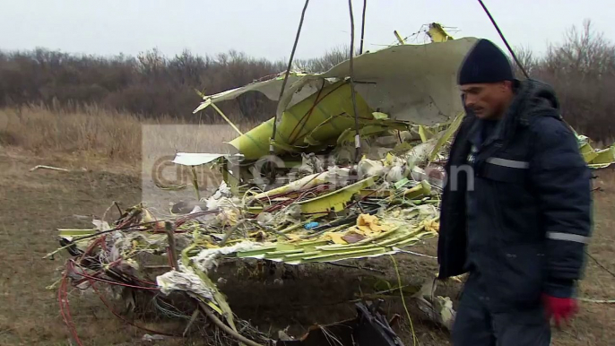 UKRAINE MH17 CRASH SITE INVESTIGATION CONTINUES