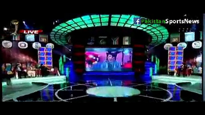 Basit Ali and Umer Sharif criticize Shoaib Akhter for making fun of Pakistani Players in Indian Show Umar Sharif Blast on (reply) Shoaib Akhtar