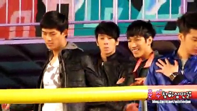 [Fancam] 100425 Entertainment Weekly Guerrilla Date Filming - 2PM