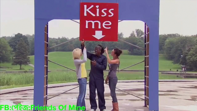 Instant Kissing Booth-খুবই হাস্যকর