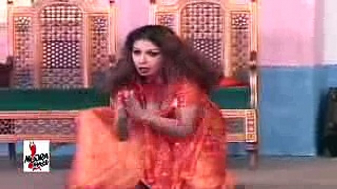 MERI HIK TU KAMEEZ - NIDA CHOUDHRY MUJRA - PAKISTANI MUJRA DANCE