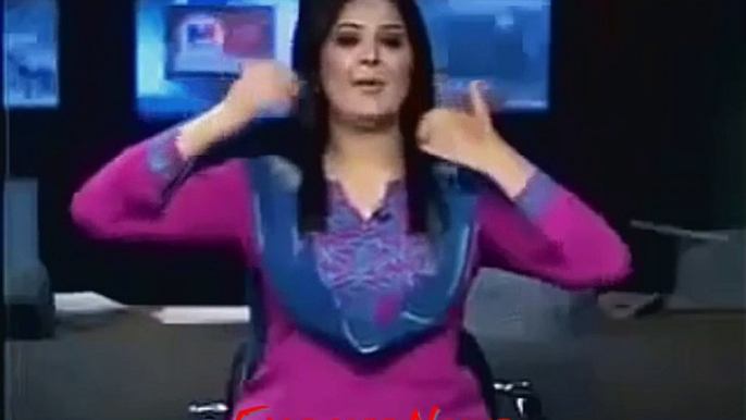 Pakistani News Anchors Behind The Camera-GEO NEWs Female Anchor-TV Anchors Blooper Funny Videos Pakistani News Anchors-Pakistani Funny Clips