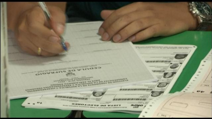 Abren colegios electorales en Perú para las elecciones presidenciales