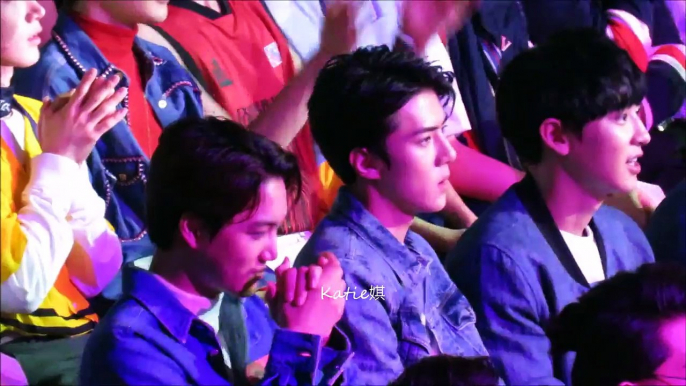 [fancam]160409 EXO Reaction on KangTa's Performance Sehun focus@16th TOP Chinese Music Awards