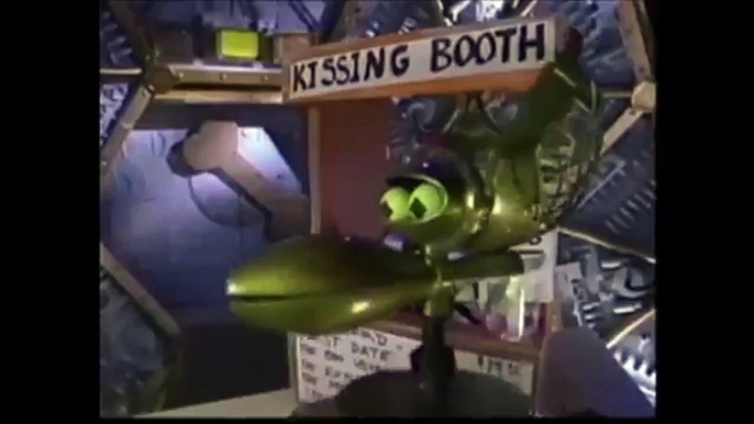 MST3K - Kissing Booth