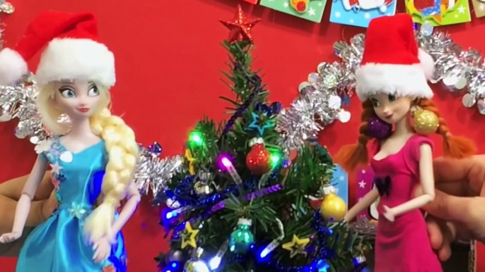 Frozen Christmas – Elsa and Anna Celebrate + Princesses, Christmas Songs, Lights, Decorations, Tree!