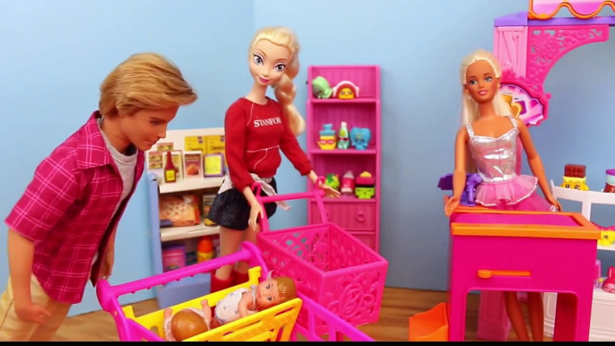 FROZEN Elsa LOST Twins at BARBIE Grocery Store Shopping Baby Dolls Prince Felix DisneyCarToys