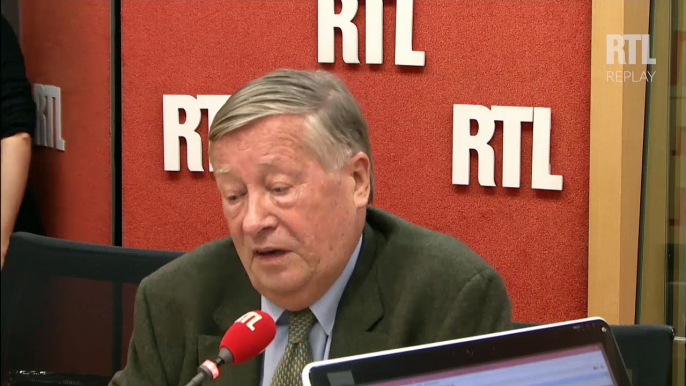 "Dialogues Citoyens" : "François Hollande doit faire son métier de président et tenter de survivre dans cette campagne" analyse Alain Duhamel