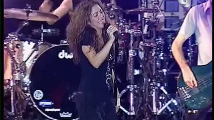 Shakira-Live Full Concert in Dubai 2007 41