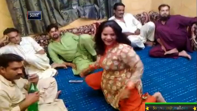 PAKISTANI PRIVATE ROOM SEXY MUJRA  SONYWAQAS MUJRA 2016 HD 9