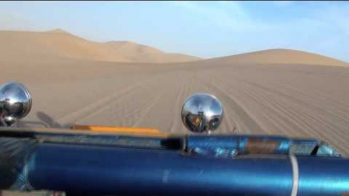 PÉROU : Sandboarding SURFER SUR LES DUNES de sable à Huacachina