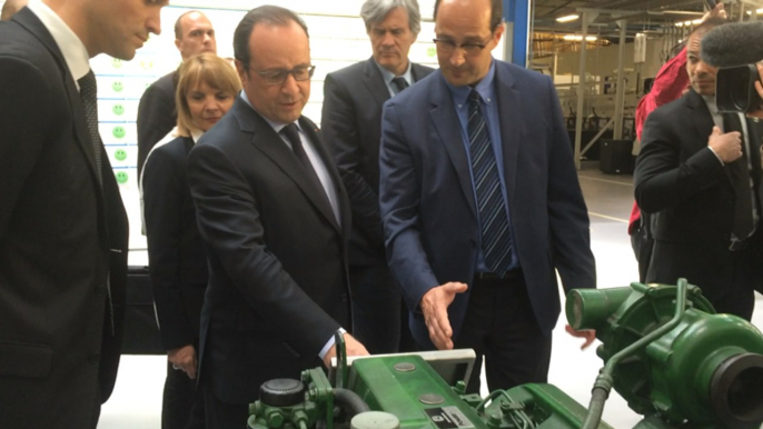 François Hollande visite l'usine MK Automotive