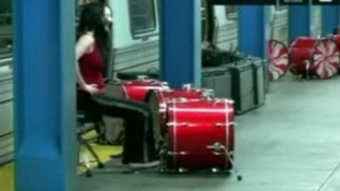 The White Stripes - The Hardest Button To Button