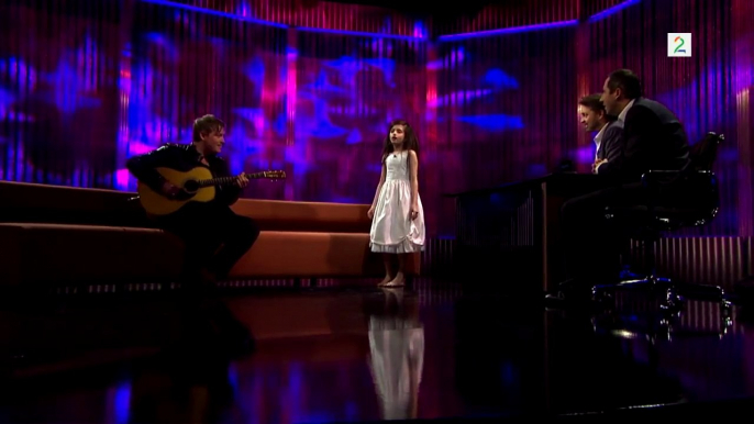 Amazing seven year old sings Fly Me To The Moon (Angelina Jordan) on Senkveld -The Late Show-