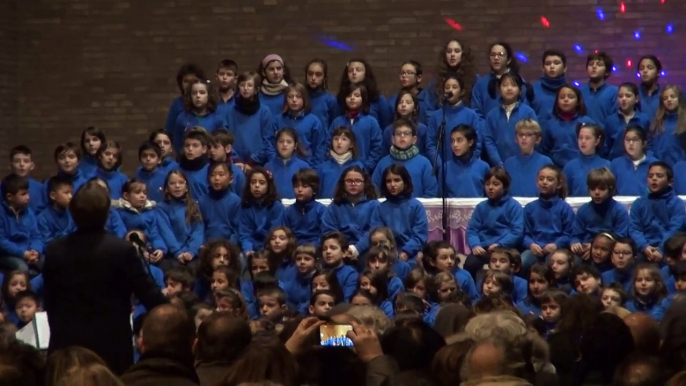 Corale di Natale della scuola elementare Maria Ausiliatrice di Bologna (4A) 23-12-2015 002