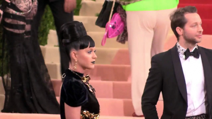 Robert Pattinson and FKA Twigs #1 MetGala  02.05.2016