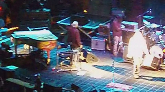 END OF SHOW LIVE NOVEMBER 29 2007 MASSEY HALL NEIL YOUNG