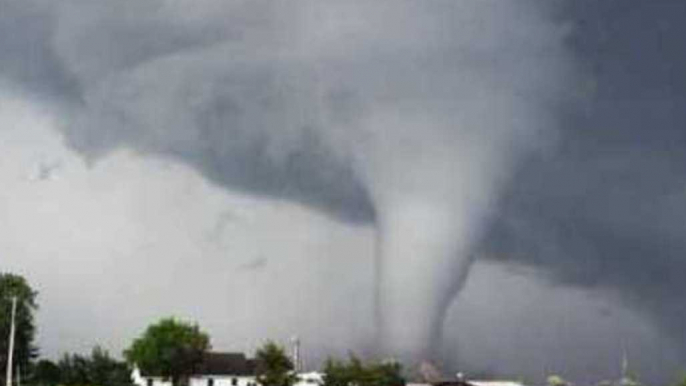 Dramatic Footage Shows Huge Tornado Near Dodge City, Kansas