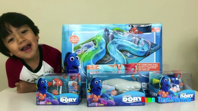 Disney Pixar Finding Dory Water Toys Marine Life Institute Playset Swimming Nemo, Dory, and Bailey