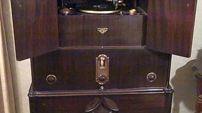 VARSITY EIGHT ADRIAN ROLLINI - LAST NIGHT ON THE BACK PORCH - ROARING 20'S VICTROLA RADIOLA