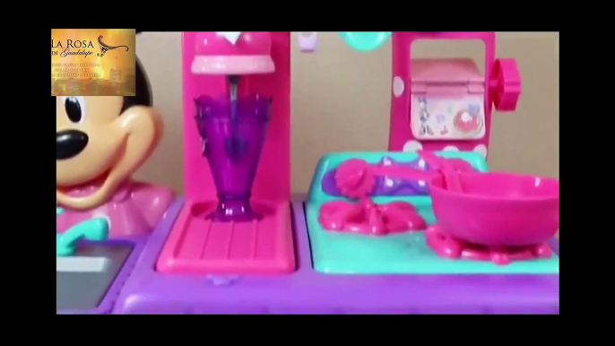 Minnie Mouse Kitchen Playset Flipping Fun Kitchen Cupcakes and Play Food Toys DisneyCarToys