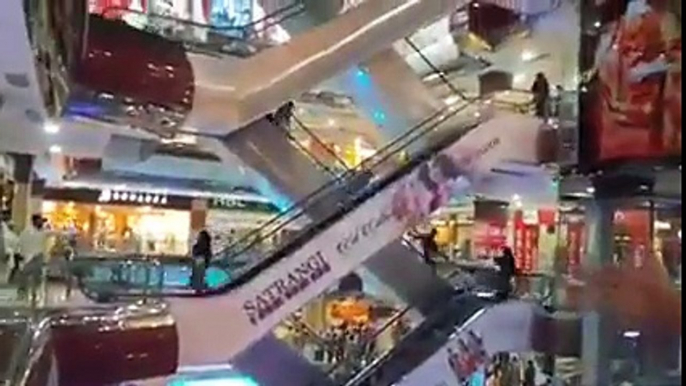 Emergency Situations In Centaurus Mall islamabad Because Of Sand Storm