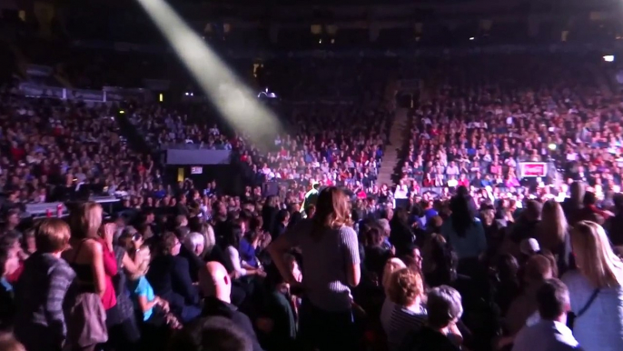 Josh Groban MARRIAGE PROPOSAL IN AUDIENCE Toronto 10/25/2013