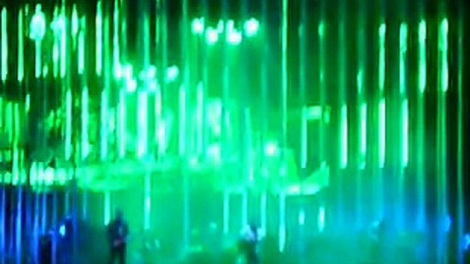 RADIOHEAD climbing  up the walls . 27 MARZO 09, STGO CHILE