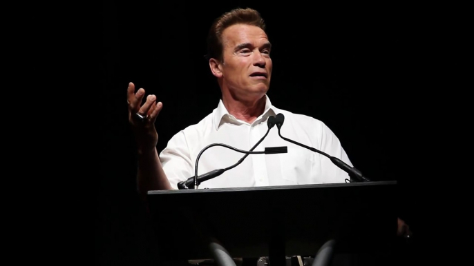 2011 Ask Arnold Training Seminar- Arnold Schwarzenegger Talks Bodybuilding Advice - Part 1