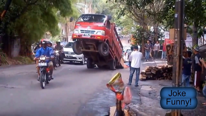 7 Funny road accidents  cool truck  funny tractor  funny car  funny video