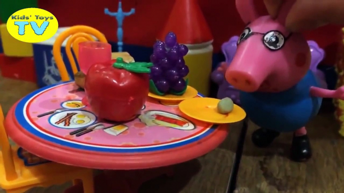 Peppa pig poops in toilet toys playset with play doh visit doctor свинка пеппа какашки