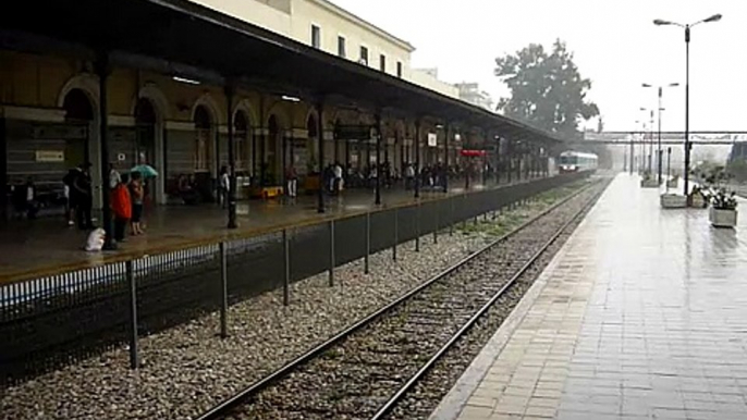 MAN 621 & ADtranz 220 003 at Athens station (25/09/10)