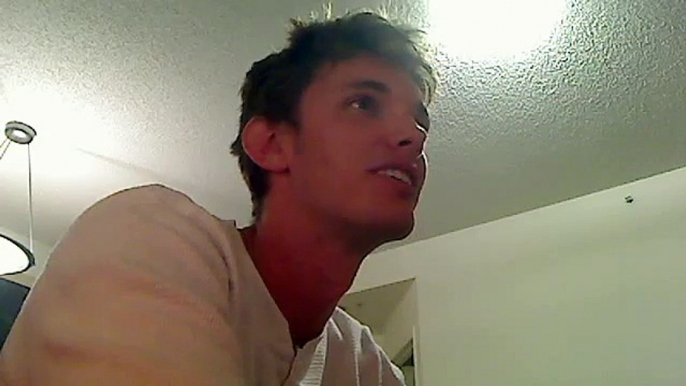 Webcam video from October 27, 2015 01:33 AM (UTC)