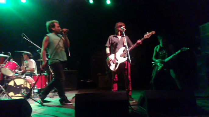 Explenden - Al Cerrar Los Ojos (27-04-2013 Teatro Flores)