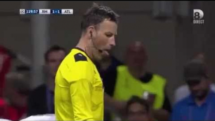 حركة  غريبة من حكم  مارك كلتنبرج نهائي دوري أبطال أوروبا    ريال مدريد    أتلتيكو مدريد