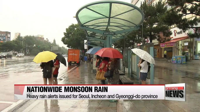 Strong wind, heavy rain hits Korea as monsoon front approaches