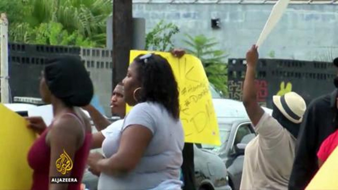 Baton Rouge shooting: Police kill black man outside store